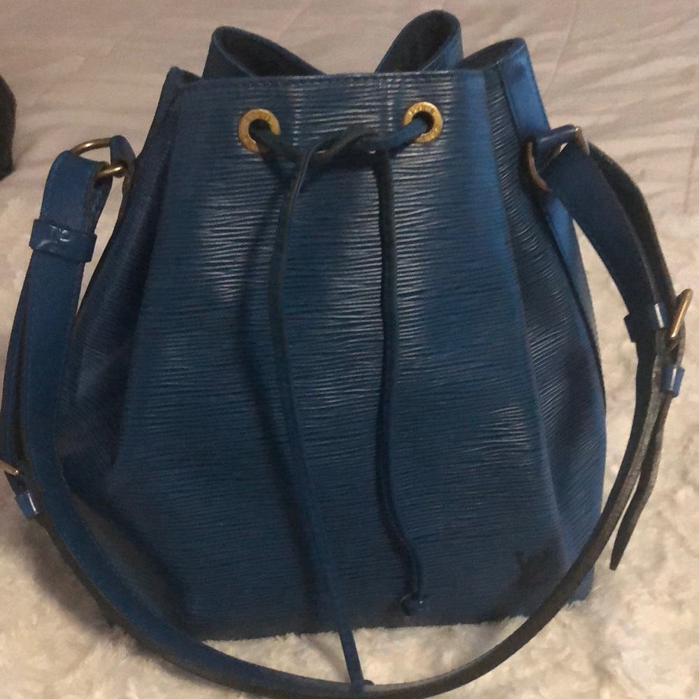 Louis Vuitton Epi Bucket bag